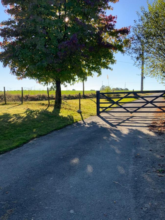 Welcoming And Peaceful Bed And Breakfast Fougerolles-du-Plessis Extérieur photo