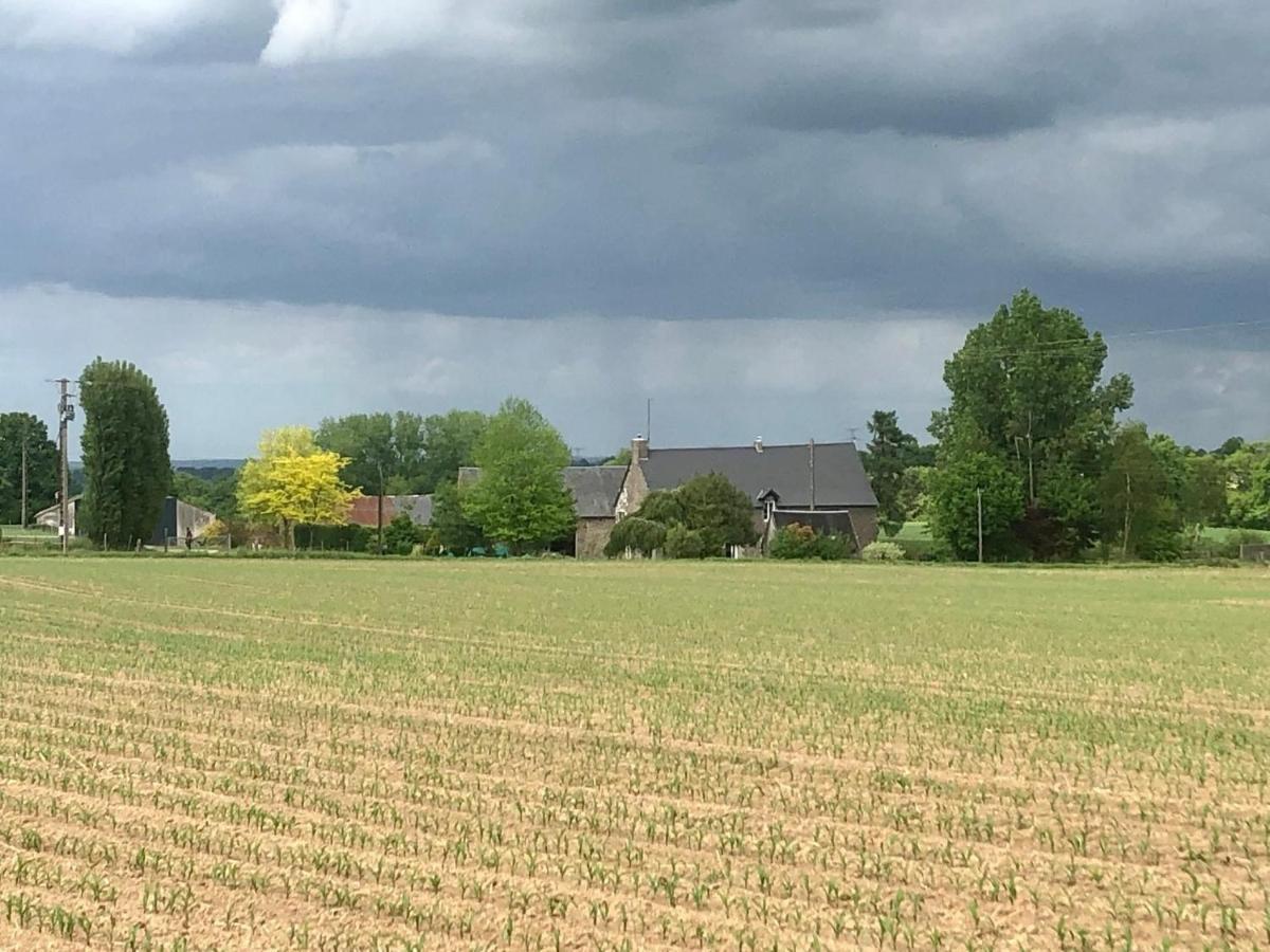 Welcoming And Peaceful Bed And Breakfast Fougerolles-du-Plessis Extérieur photo